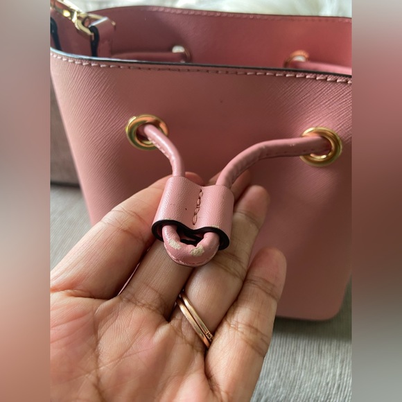 Michael Kors Suri Small Crossbody/Handbag (Bucket) - Picture 2 of 7